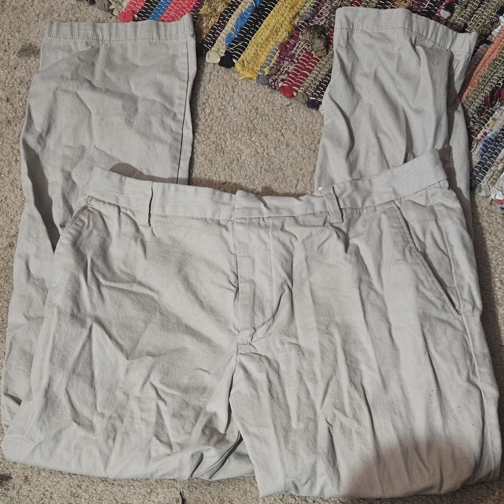 Old Navy The Classic Khaki Slim Fit Khaki Pants